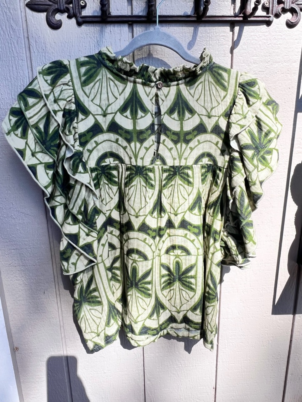 Green Patterned Ruffle Sleeve Blouse - Picture 4 of 5